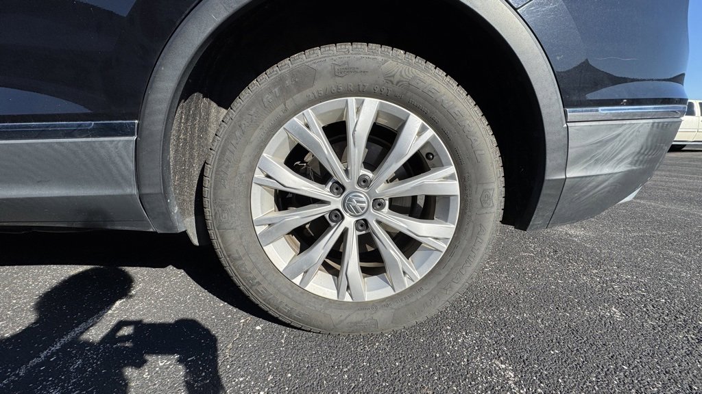 Used 2018 Volkswagen Tiguan SE image 35