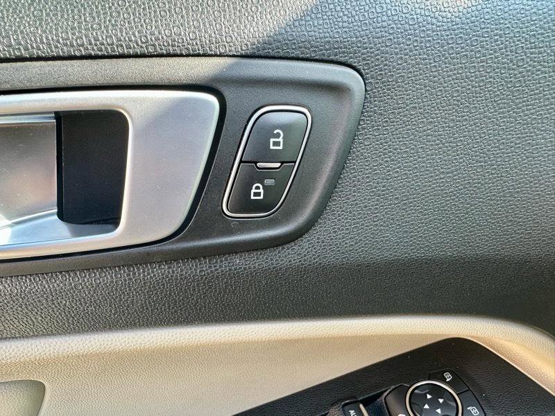 Used 2022 Ford EcoSport Titanium image 9