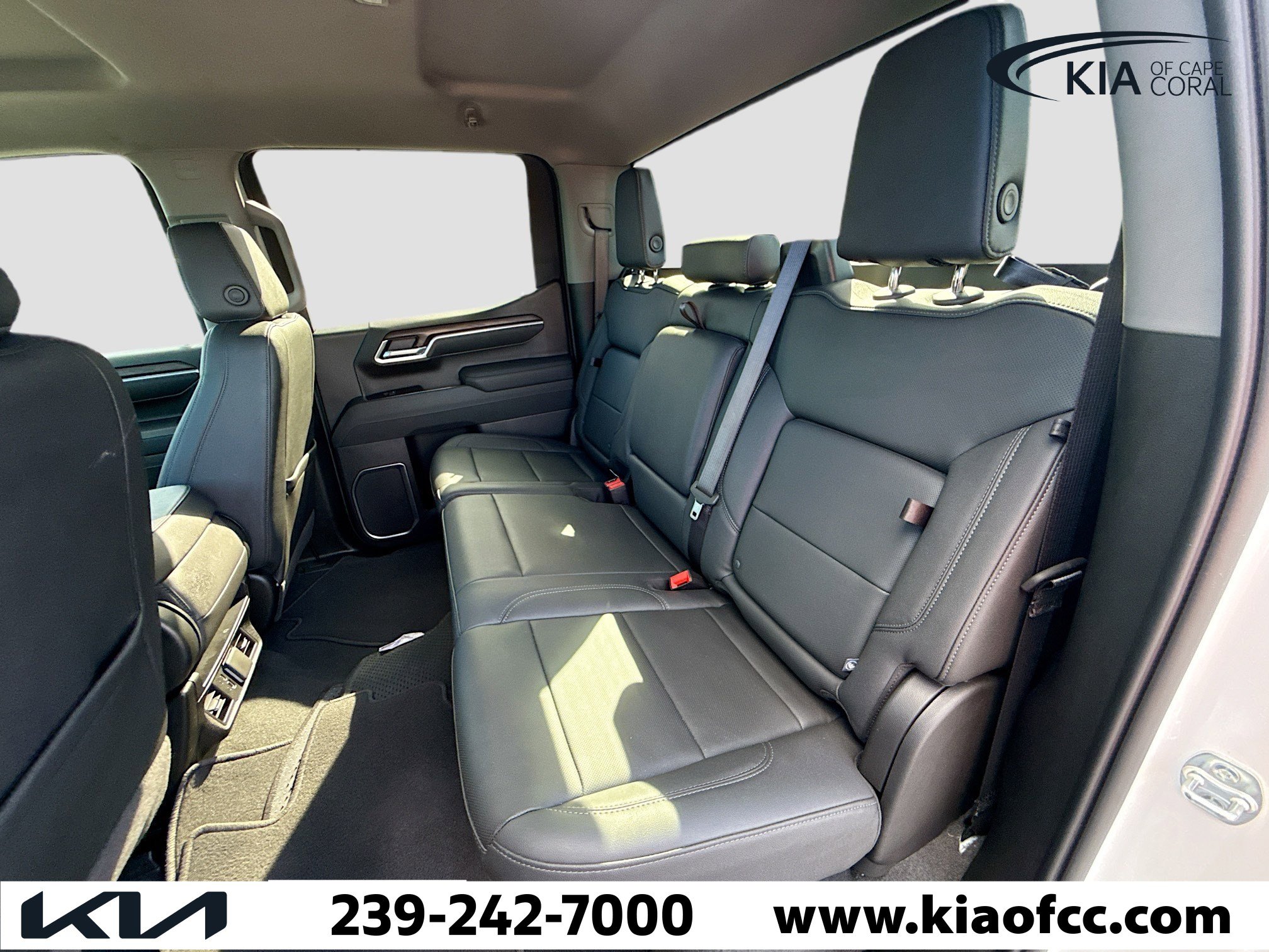 Used 2026 GMC Sierra 1500 SLT AWD/4WD image 18