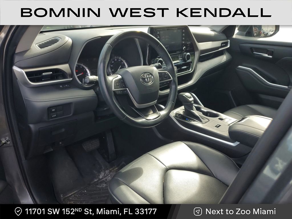 Used 2022 Toyota Highlander XLE image 22