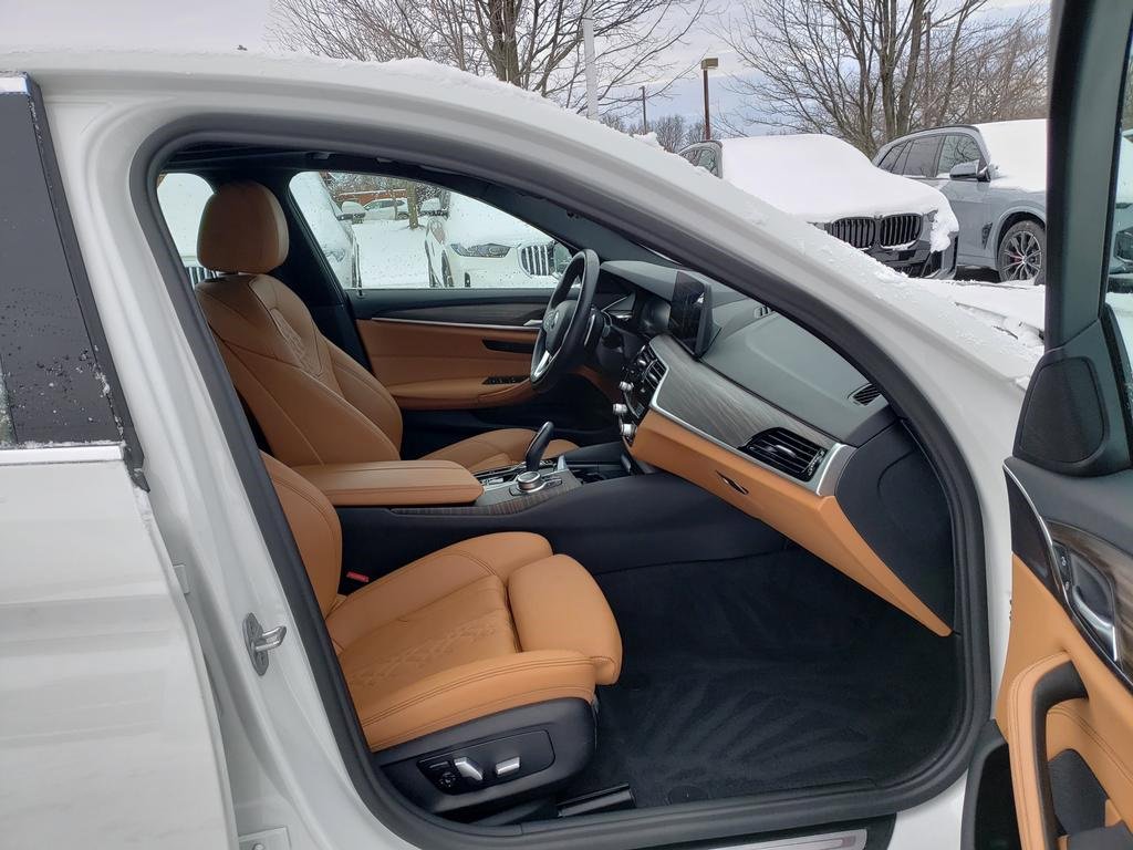 Used 2022 BMW 530i xDrive w/ Convenience Package image 17