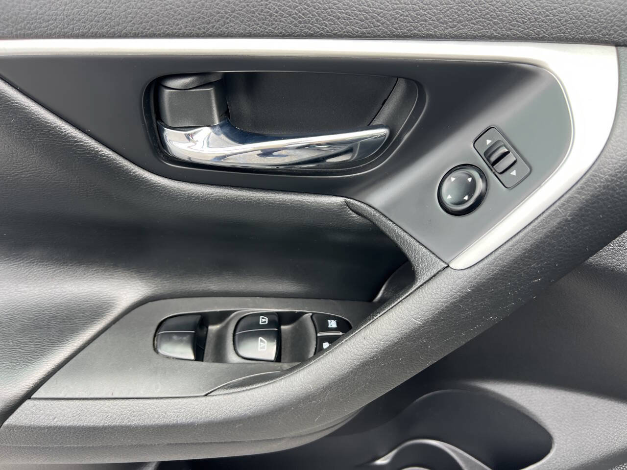 Used 2016 Nissan Altima 2.5 SV w/ Convenience Package FWD image 11