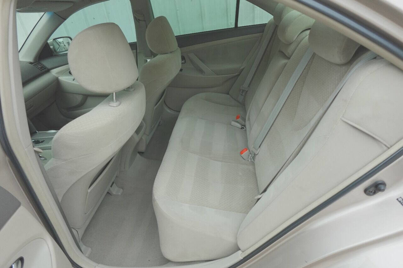 Used 2007 Toyota Camry LE FWD image 22
