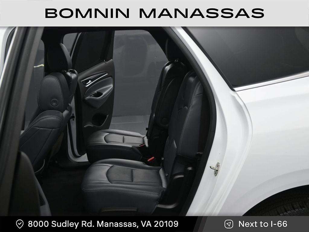 Used 2023 Buick Enclave Essence image 12
