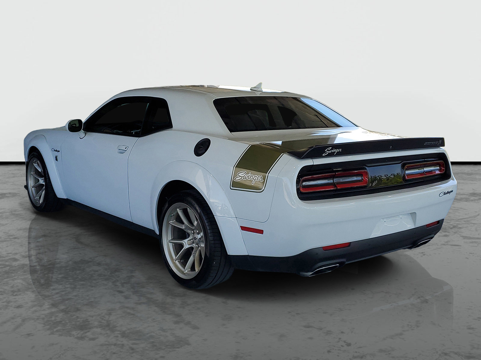 Used 2023 Dodge Challenger R/T Scat Pack RWD image 3