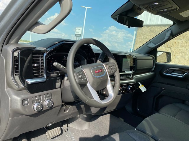 New 2026 GMC Sierra 1500 Elevation image 14