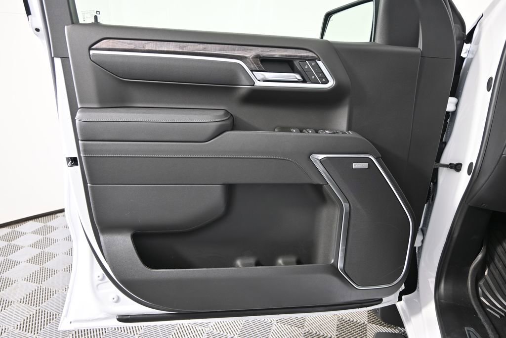 New 2026 Chevrolet Silverado 1500 LTZ w/ LTZ Premium Package AWD/4WD image 18