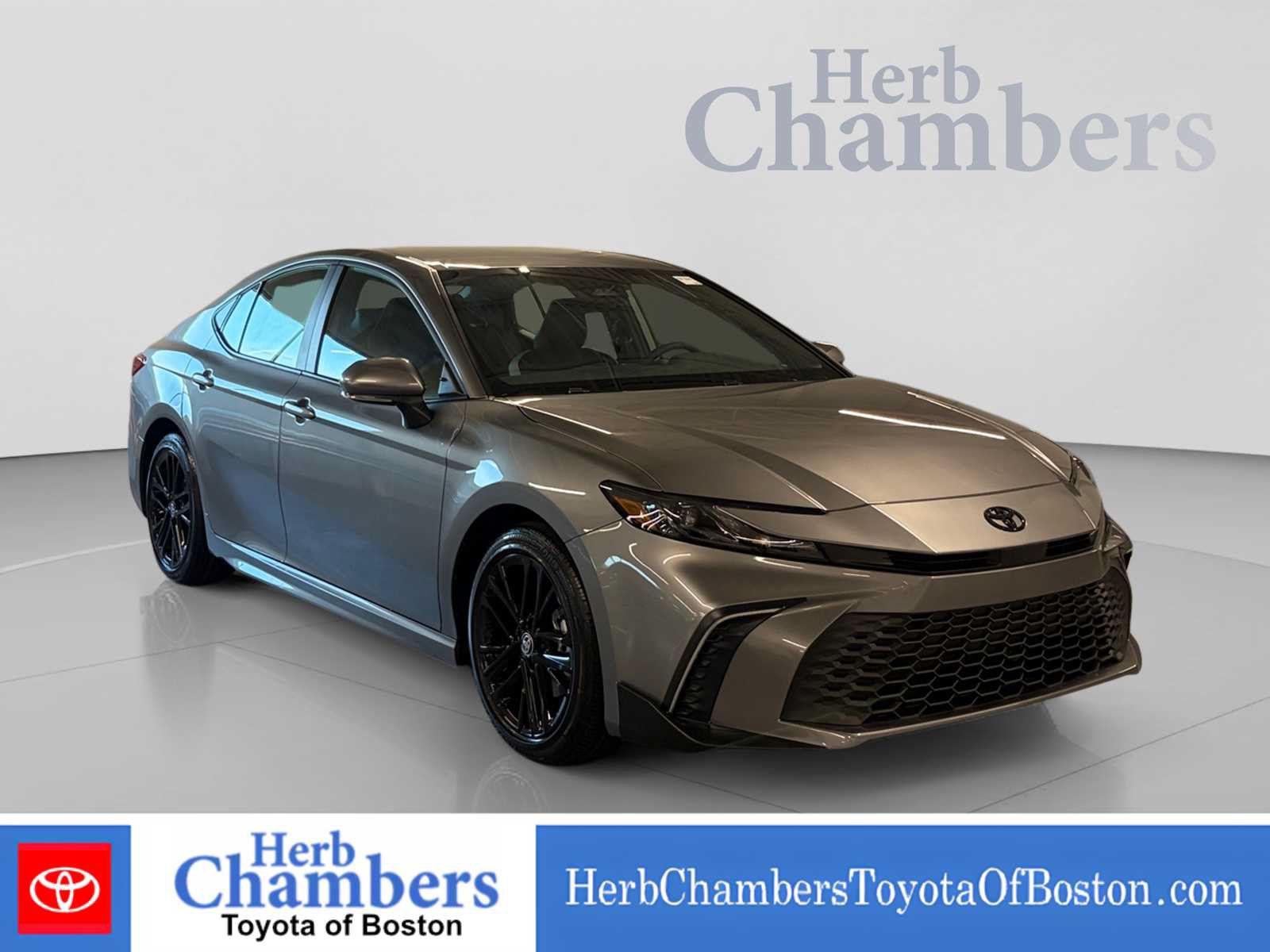 Used 2026 Toyota Camry SE FWD image 1