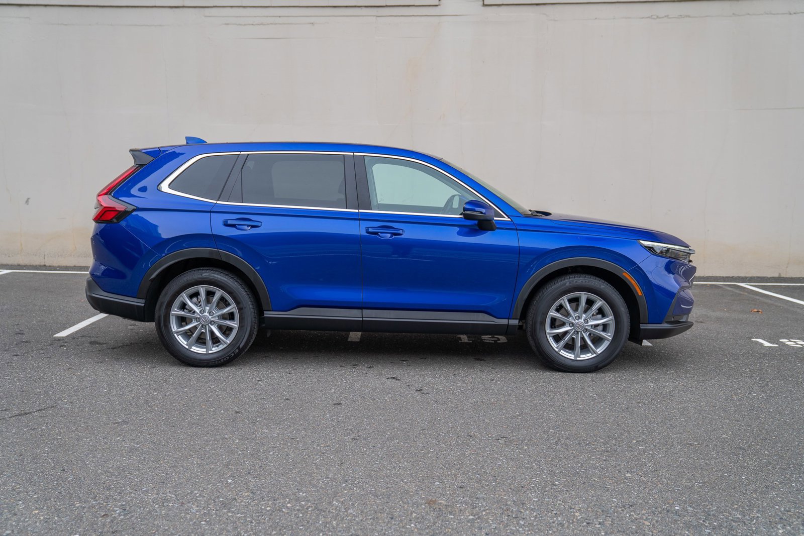 Used 2025 Honda CR-V EX-L image 8