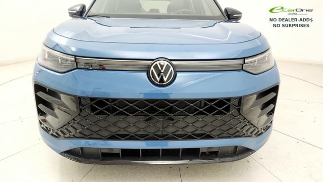 Used 2025 Volkswagen Tiguan SE R-Line FWD image 25