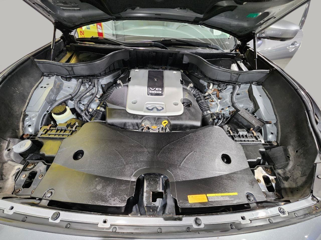 Used 2013 INFINITI FX37 AWD w/ Premium Pkg image 39