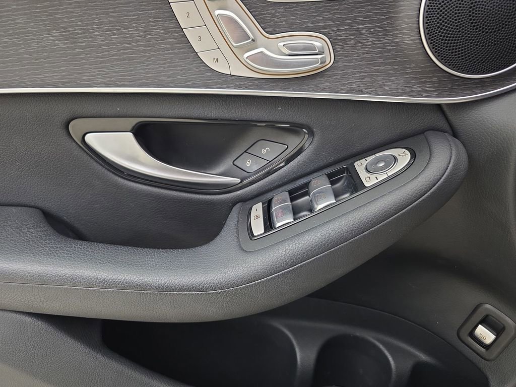 Used 2021 Mercedes-Benz GLC 300 4MATIC image 14