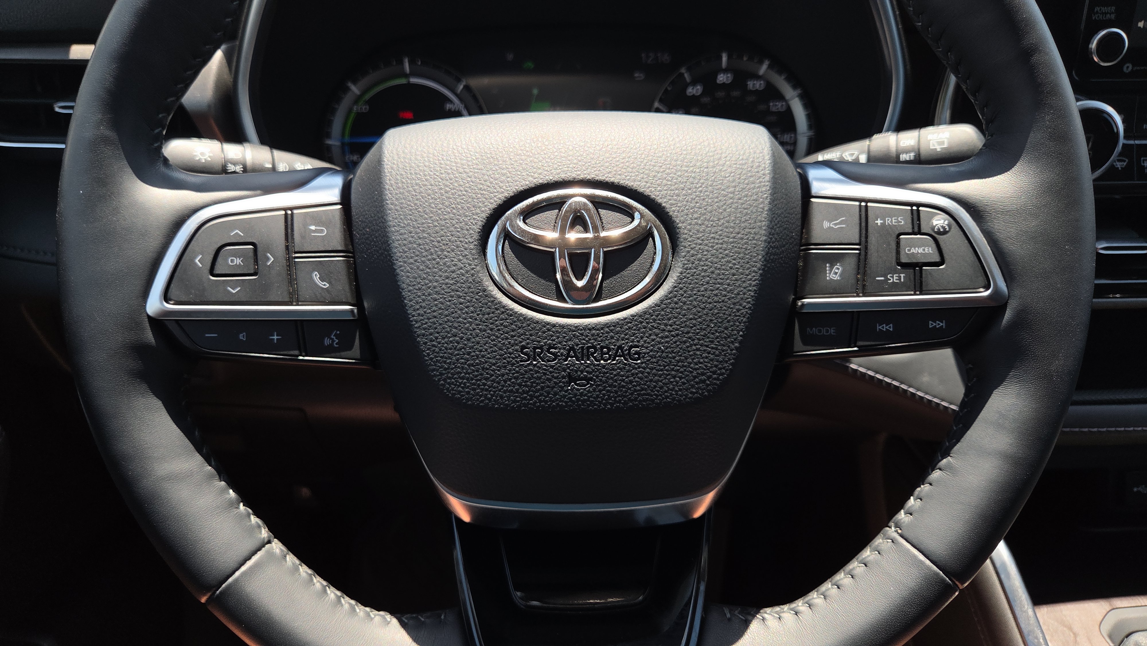 Certified 2021 Toyota Highlander Limited AWD/4WD image 29