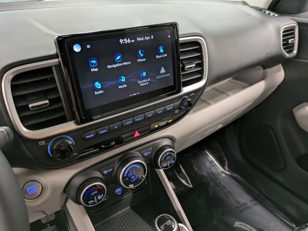 Used 2021 Hyundai Venue SEL w/ Premium Package image 12
