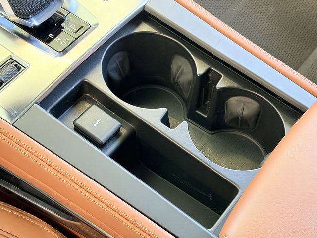 Used 2023 Jaguar F-PACE SVR image 14