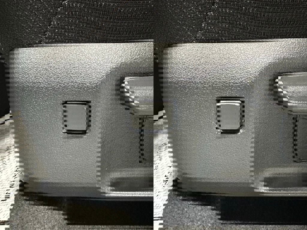 Used 2025 Toyota 4Runner SR5 image 13