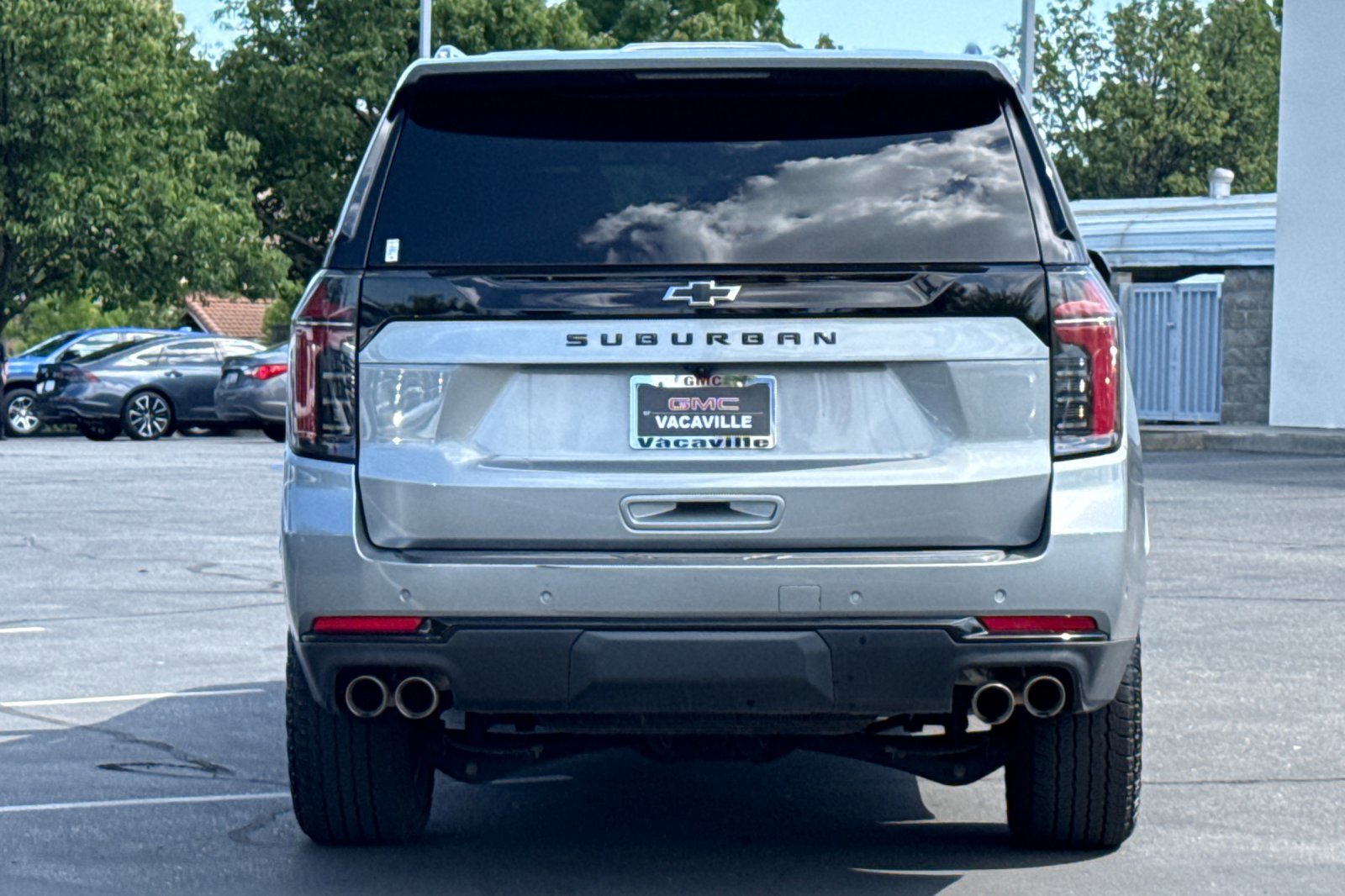 Used 2025 Chevrolet Suburban Z71 AWD/4WD image 6