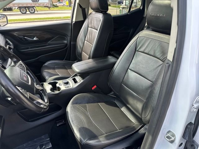 Used 2020 GMC Terrain Denali w/ Denali Premium Package AWD/4WD image 33