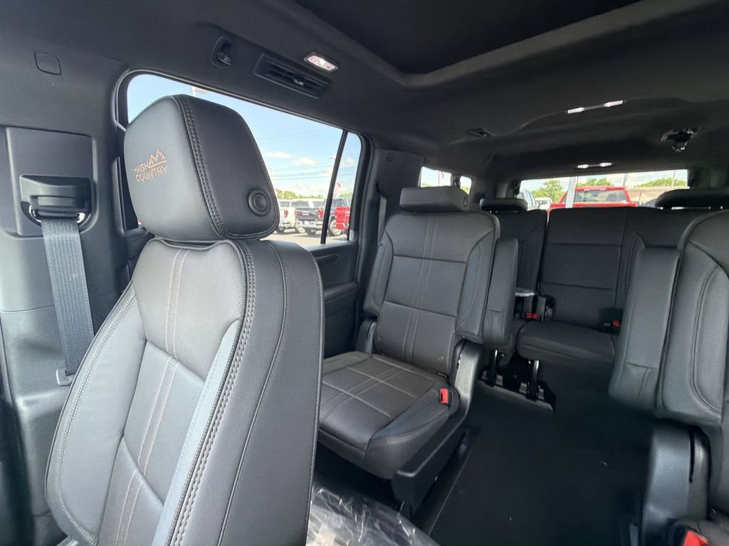 New 2026 Chevrolet Suburban High Country AWD/4WD image 12