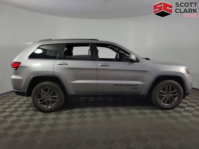 Used 2016 Jeep Grand Cherokee Laredo 75th Anniversary AWD/4WD image 10