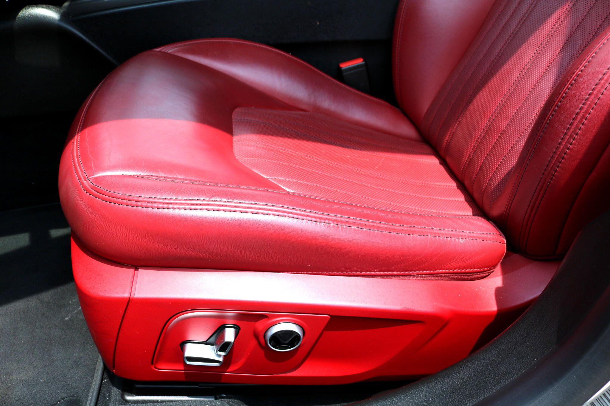 Used 2021 Maserati Ghibli S image 18