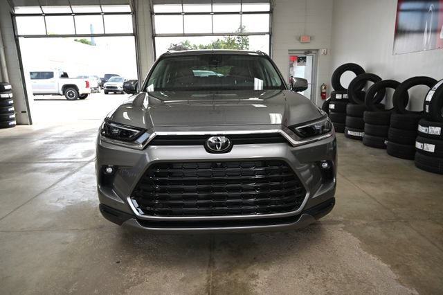 Certified 2026 Toyota Grand Highlander AWD image 2