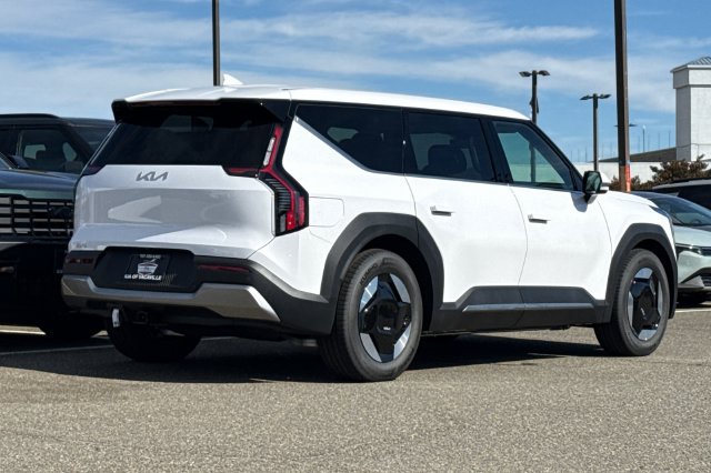 New 2027 Kia Telluride SX Prestige X-Line w/ Towing Package AWD/4WD image 5