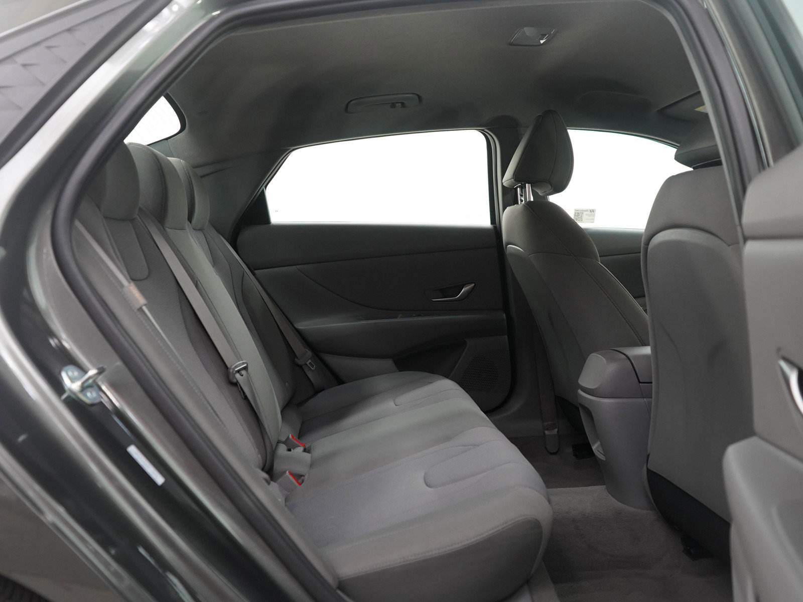 Certified 2025 Hyundai Elantra SE image 12