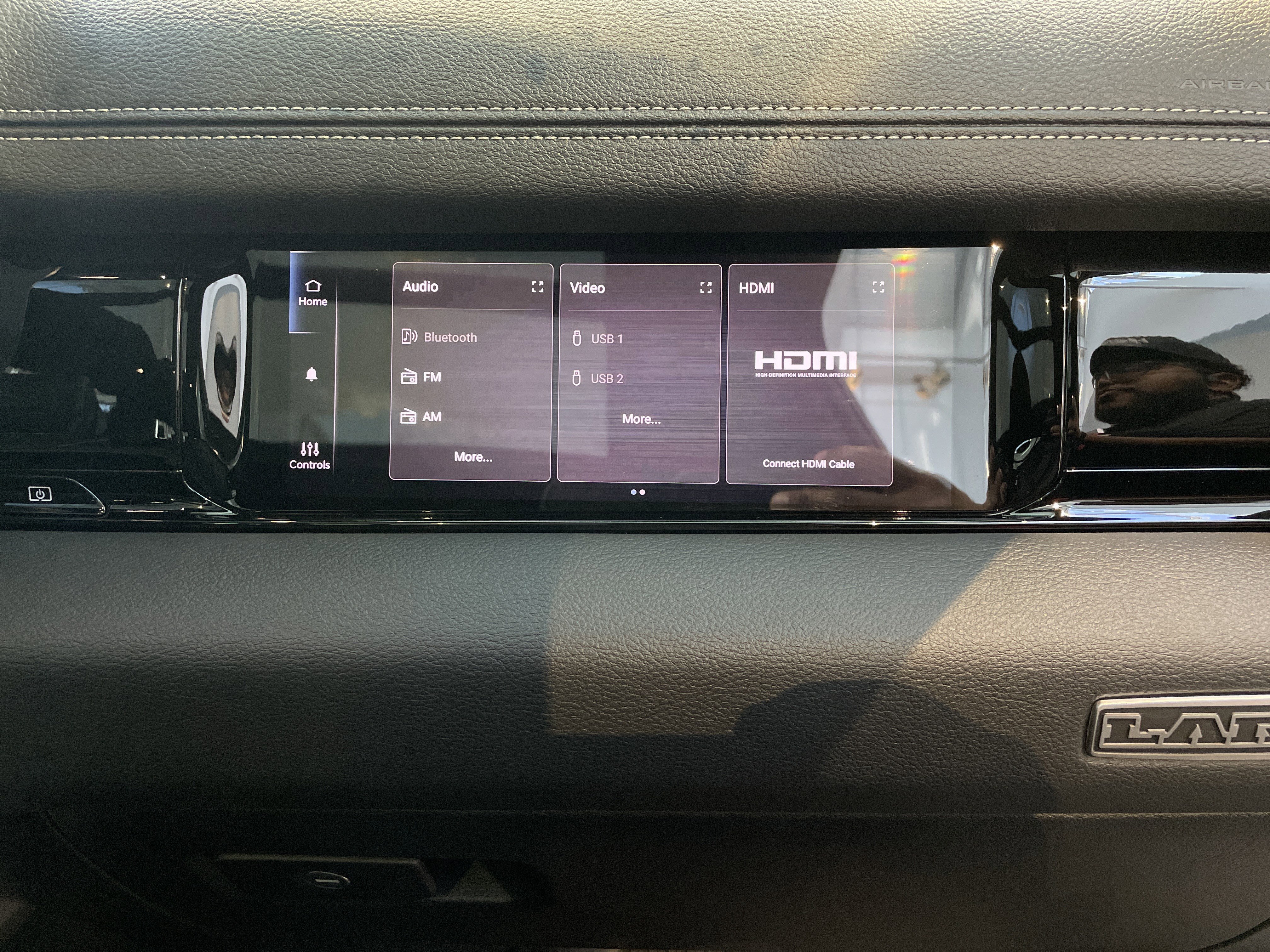 Used 2025 RAM 1500 Laramie w/ Night Edition image 37