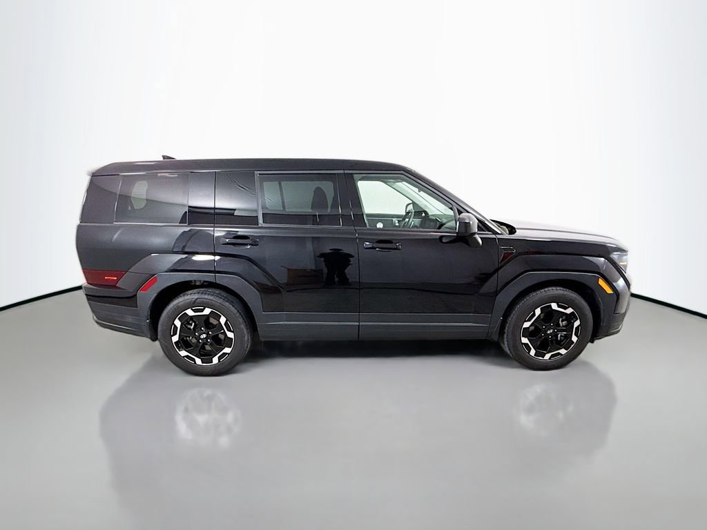 Used 2025 Hyundai Santa Fe SE FWD image 8