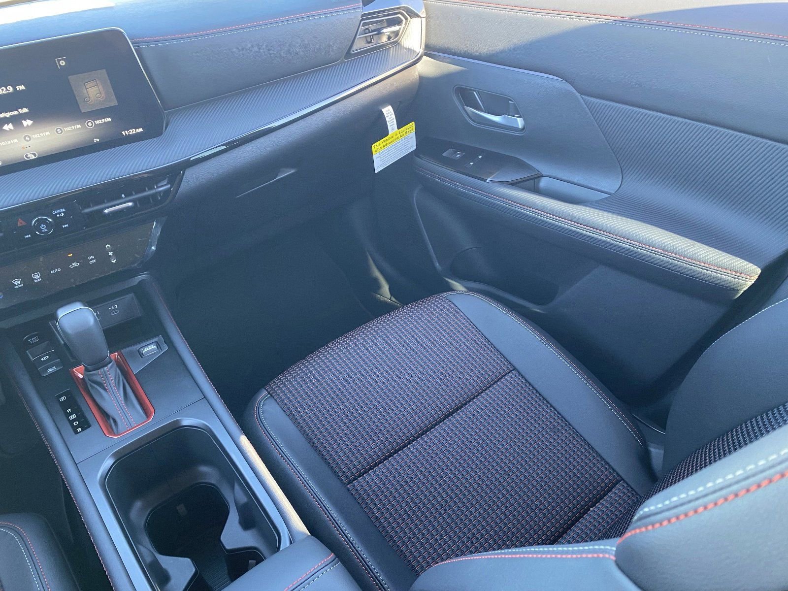 New 2026 Nissan Kicks SR image 2