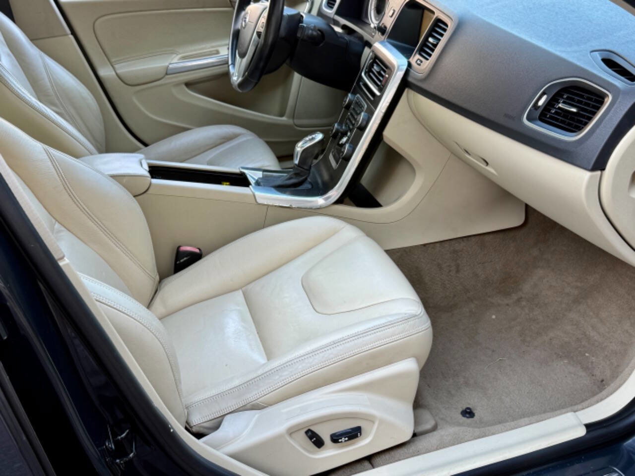 Used 2013 Volvo S60 T5 image 31