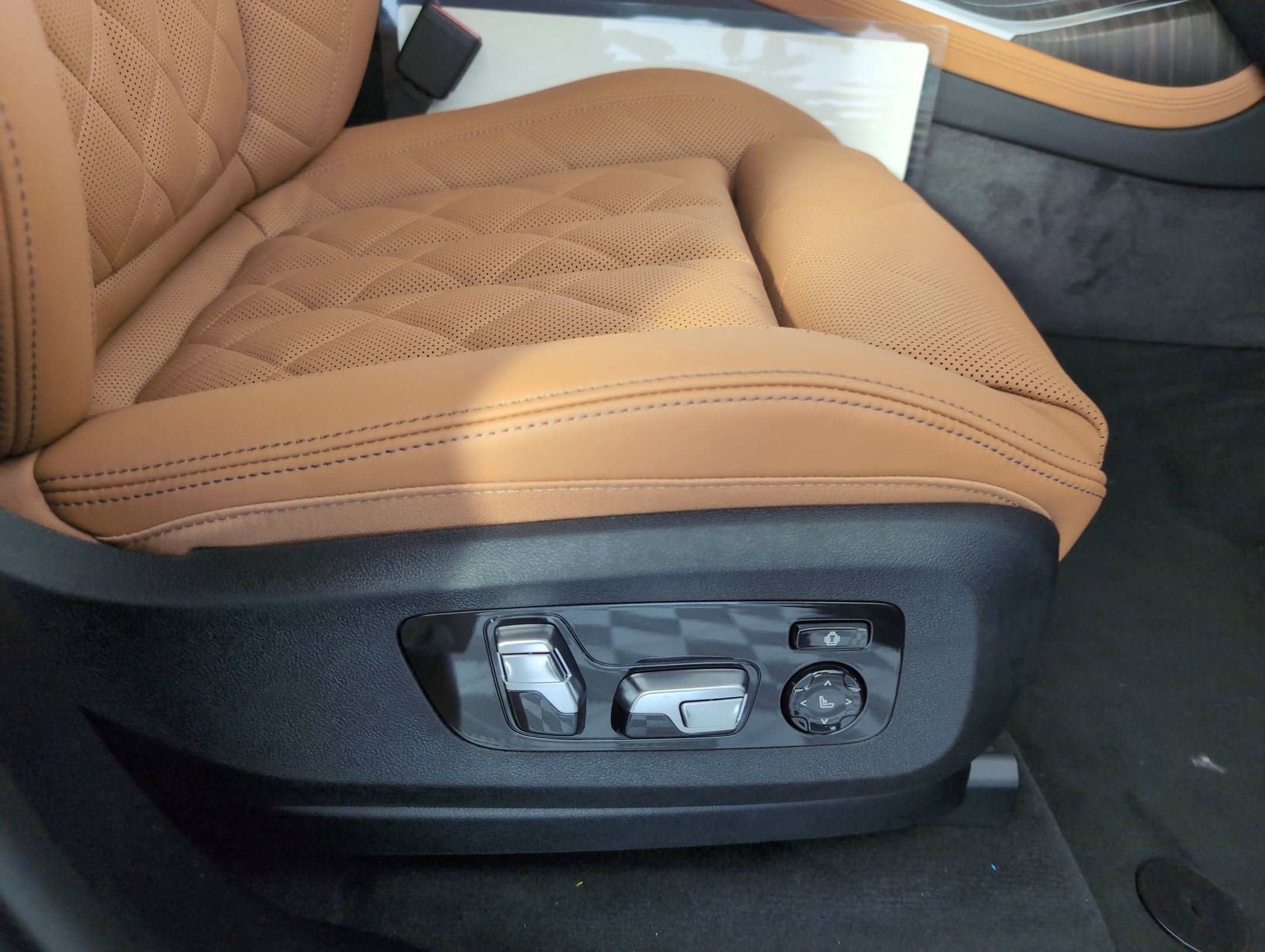 New 2026 BMW X7 xDrive40i w/ M Sport Package image 32