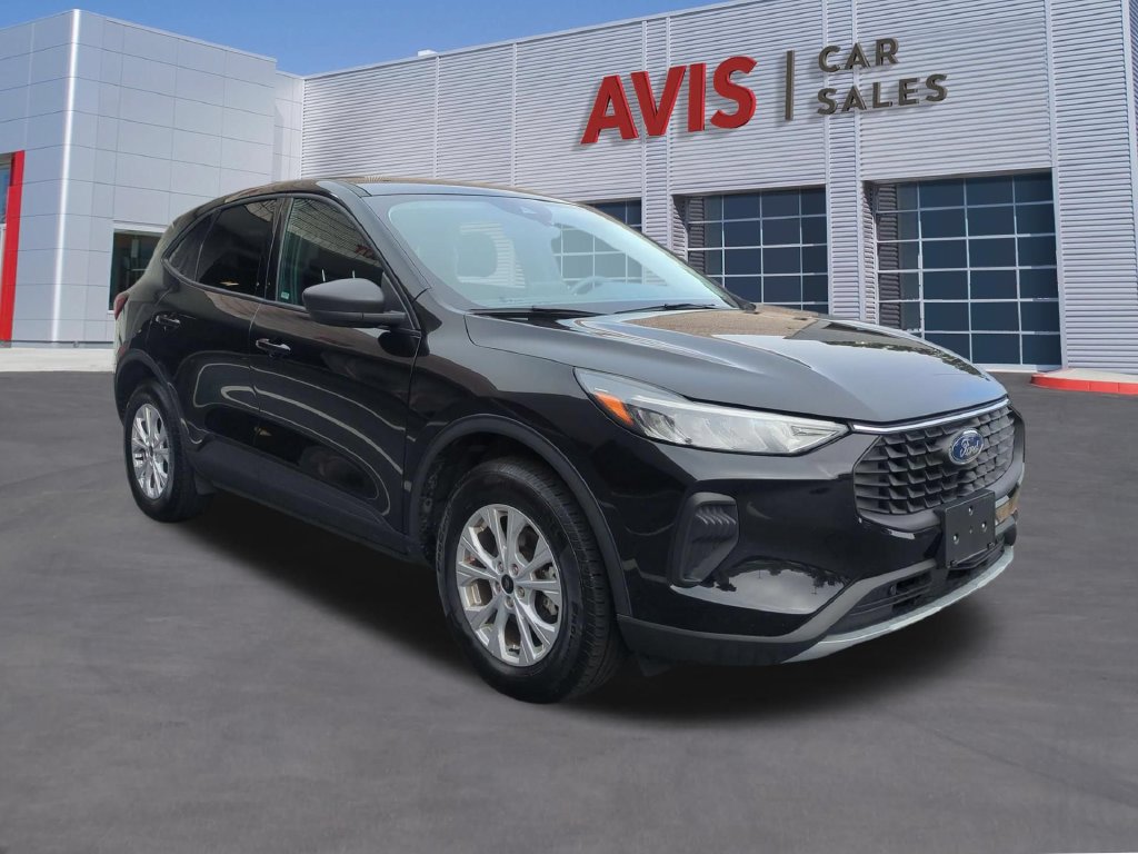 Used 2025 Ford Escape Active AWD/4WD image 3