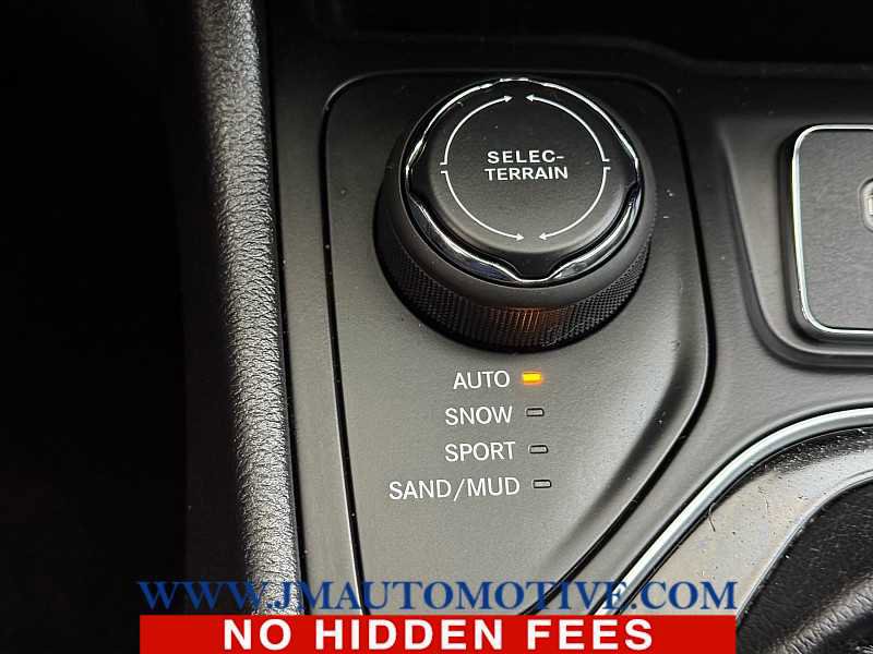 Used 2019 Jeep Cherokee Limited image 36