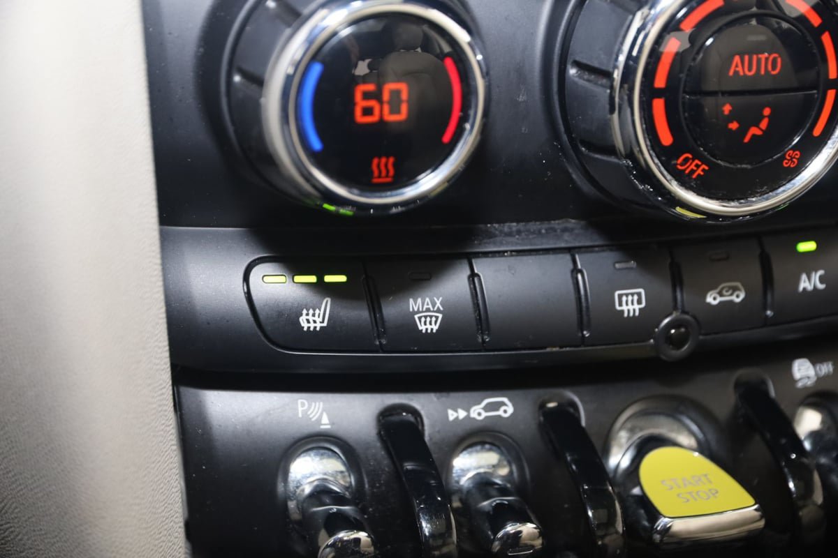 Used 2023 MINI Cooper SE FWD image 8