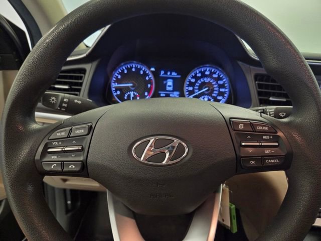 Used 2020 Hyundai Elantra SE FWD image 19
