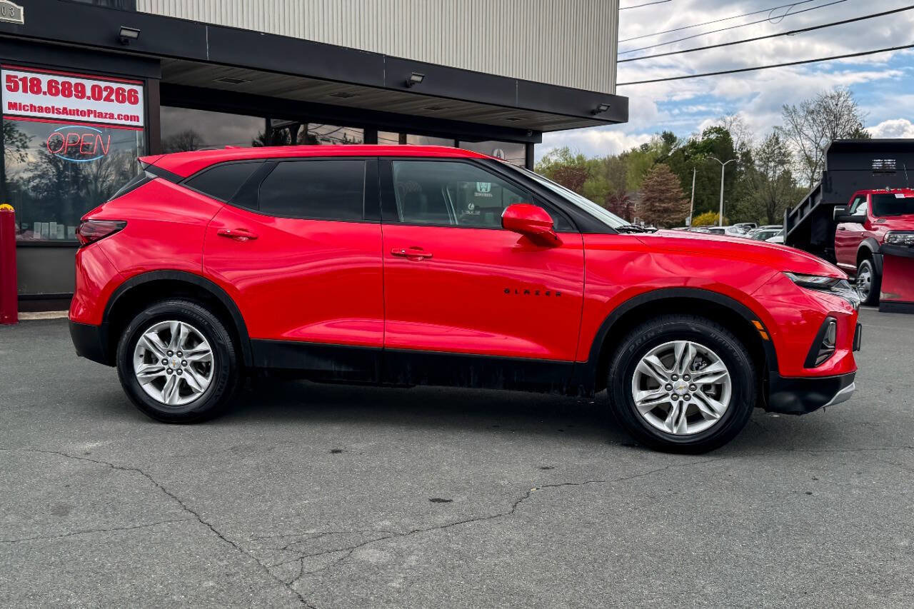 Used 2021 Chevrolet Blazer LT w/ LPO, Black Accent Package FWD image 3