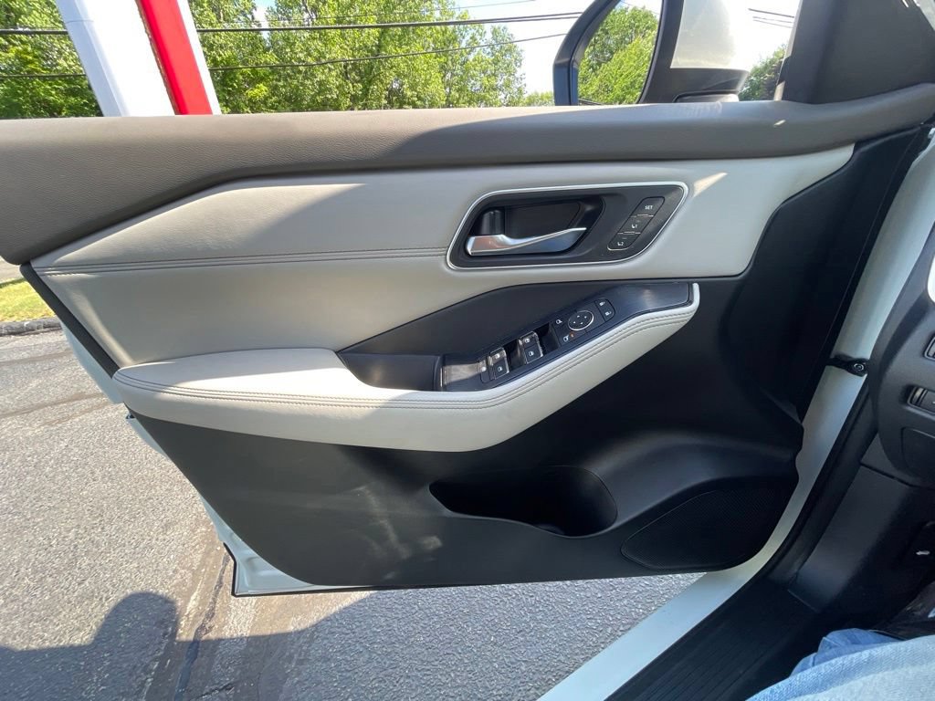 Certified 2021 Nissan Rogue SL w/ Premium Package AWD/4WD image 25
