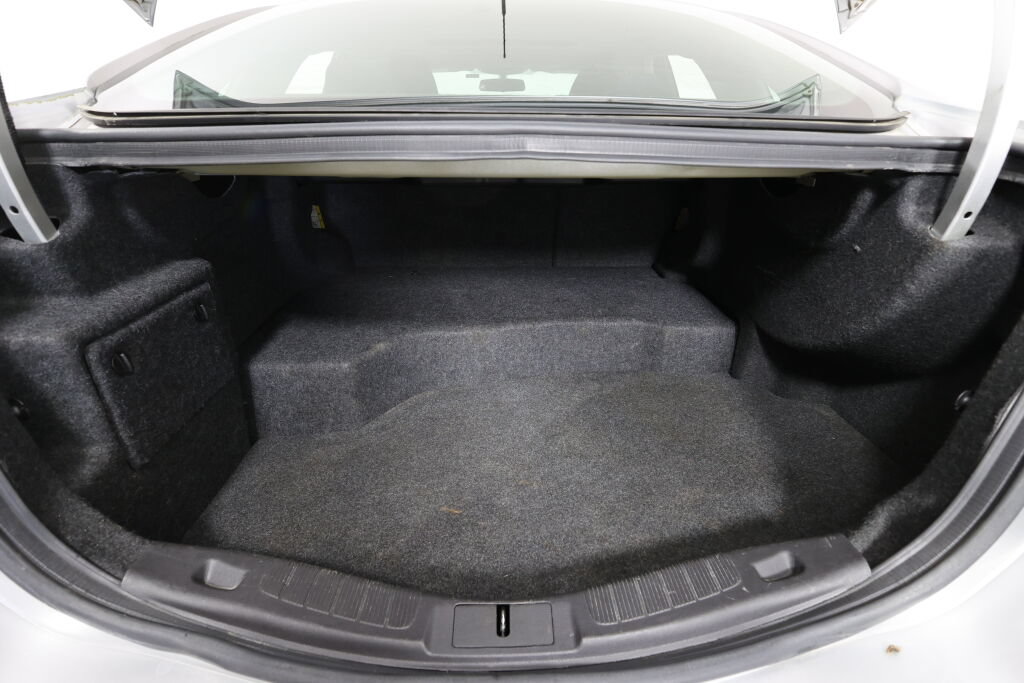 Used 2015 Ford Fusion SE FWD image 18