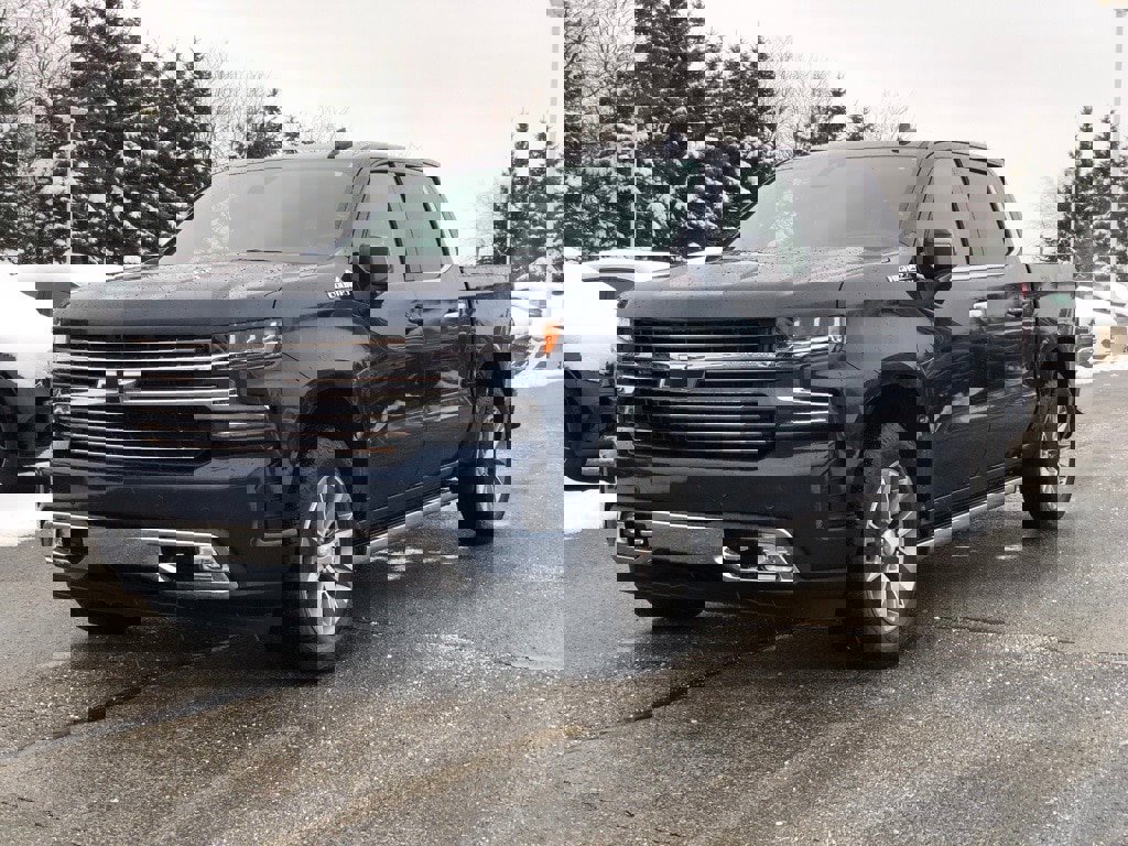 Used 2020 Chevrolet Silverado 1500 High Country w/ Technology Package image 3