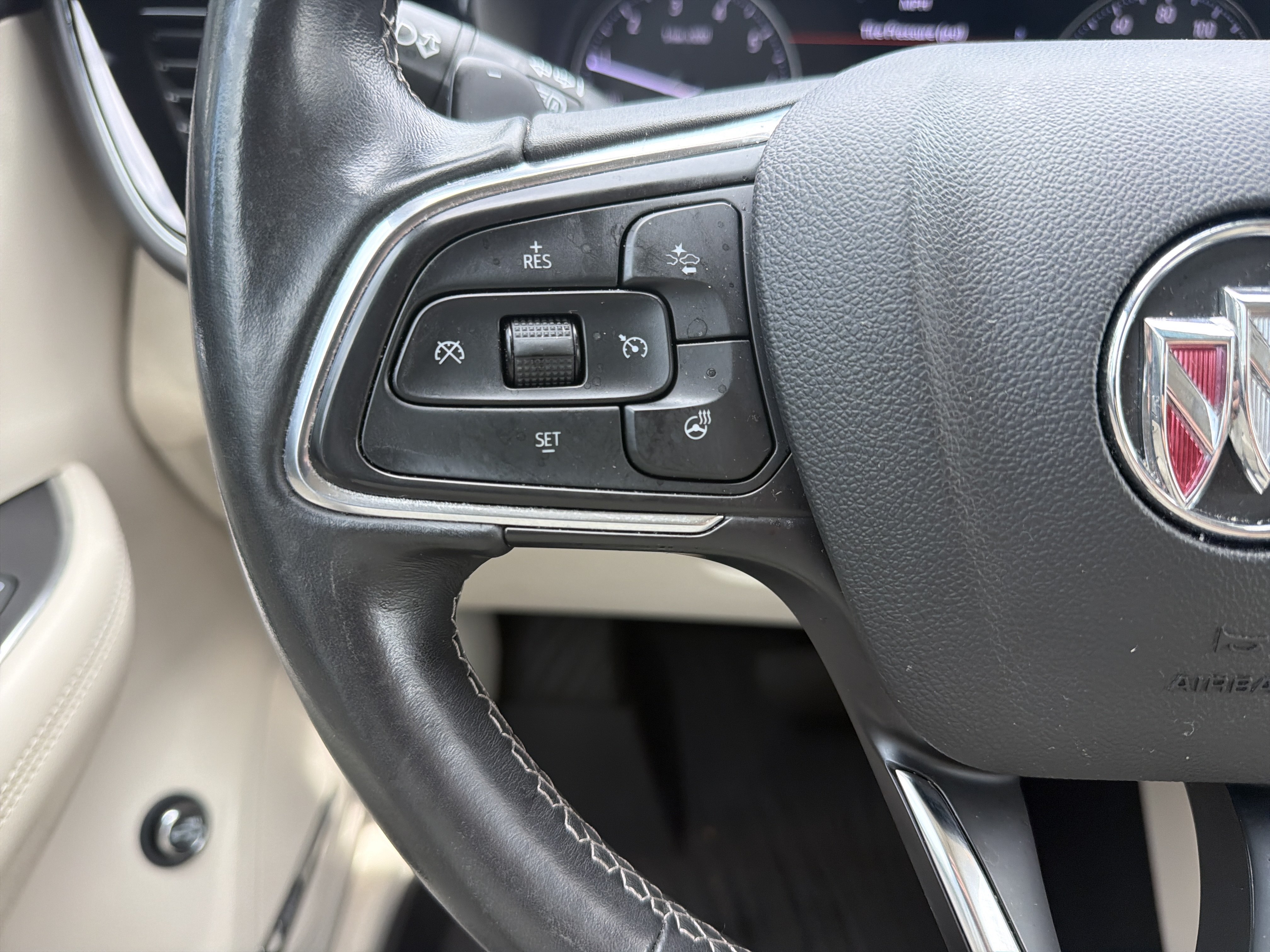 Used 2023 Buick Envision Avenir AWD/4WD image 18