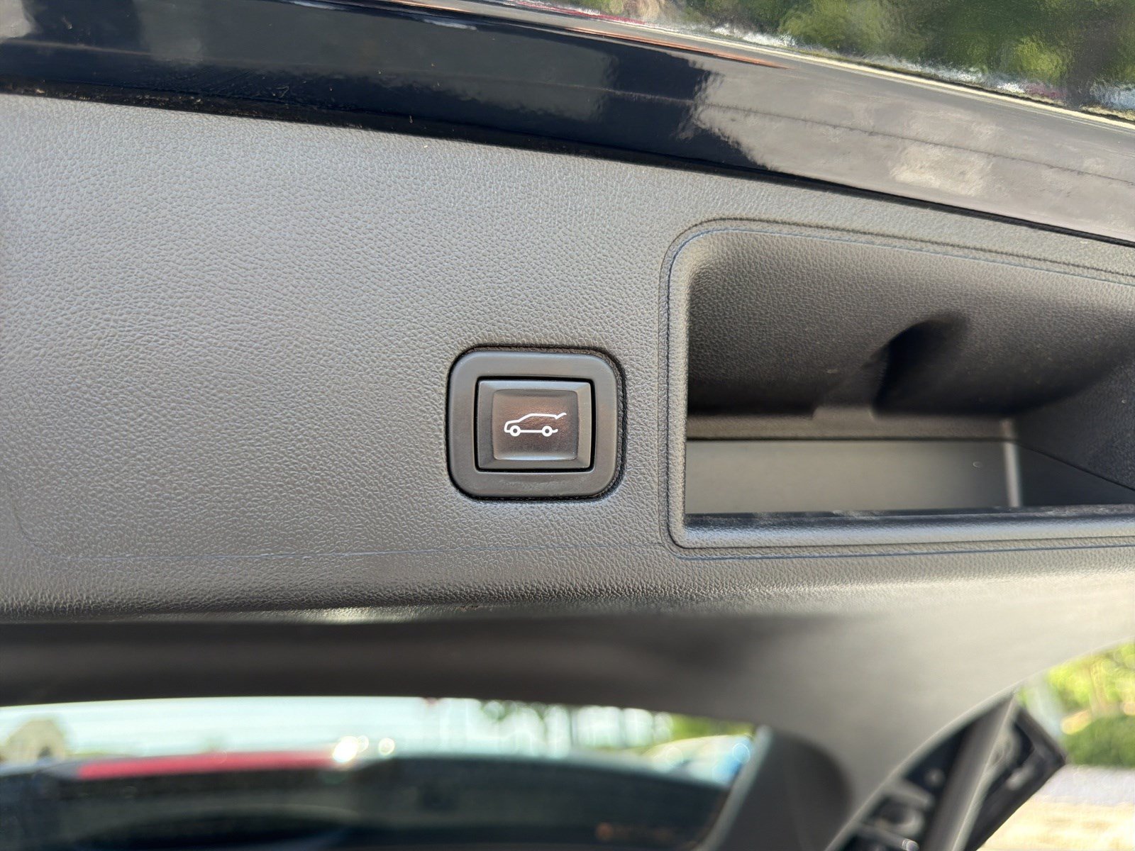 Used 2022 GMC Terrain SLT w/ Tech Package AWD/4WD image 19
