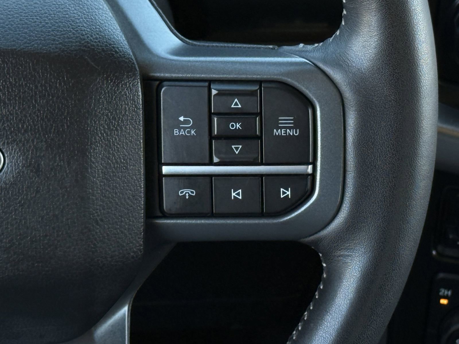 Used 2023 Ford F150 Lariat w/ Trailer Tow Package image 16