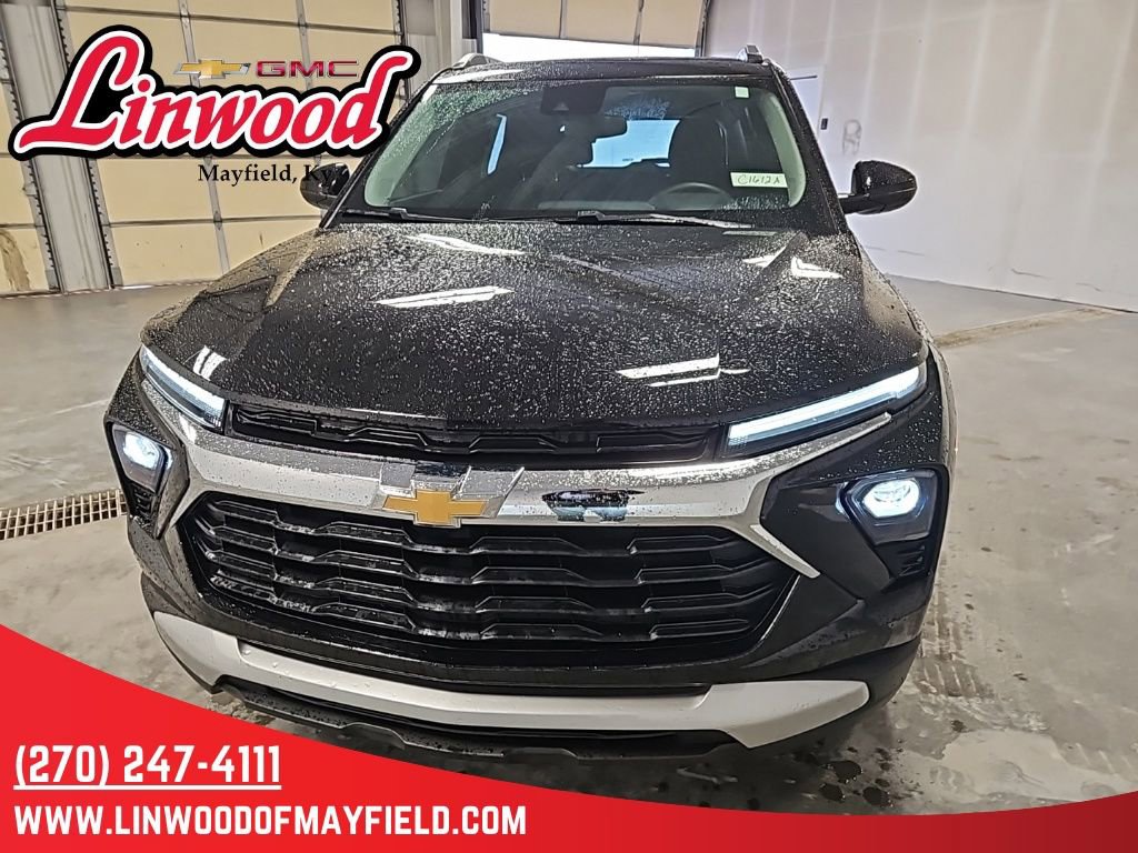 Used 2024 Chevrolet TrailBlazer LT w/ LT Cold Weather Package image 3