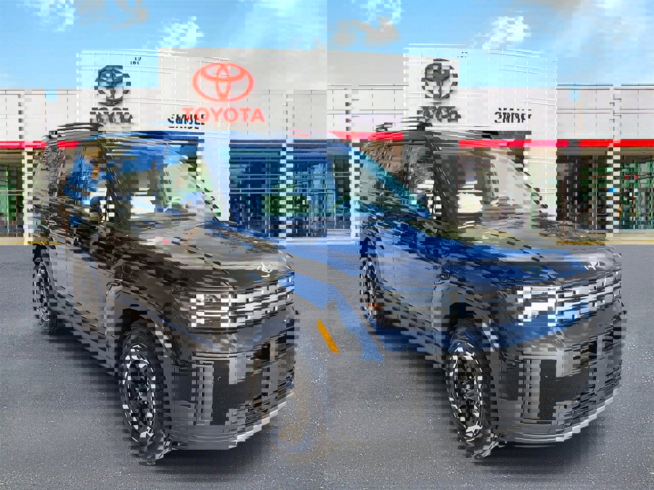 Used 2025 Hyundai Santa Fe SEL image 2