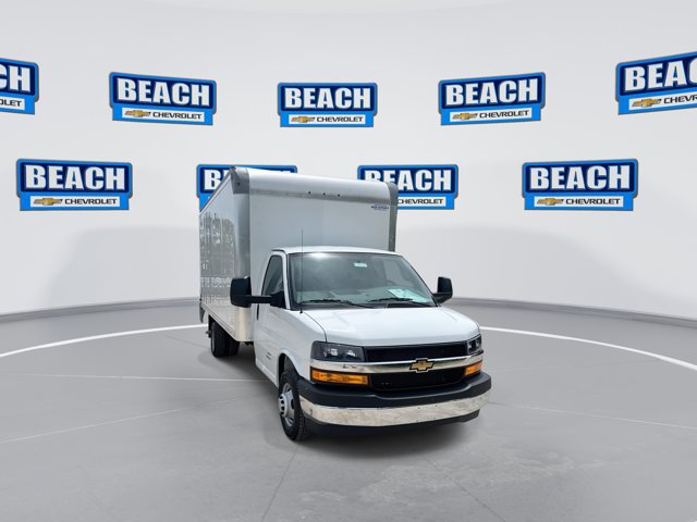 New 2026 Chevrolet Express 4500 w/ Power Convenience Package RWD image 3