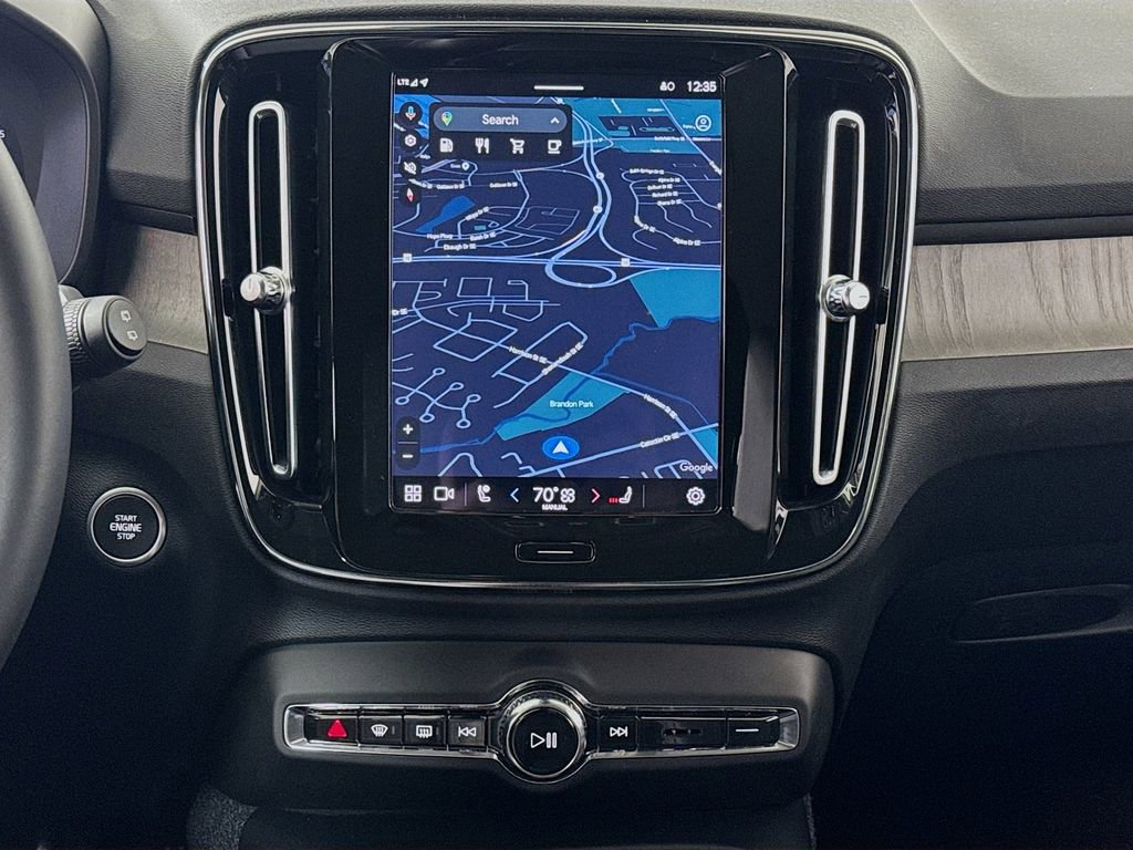 Used 2023 Volvo XC40 B5 Core w/ Convenience Package image 13