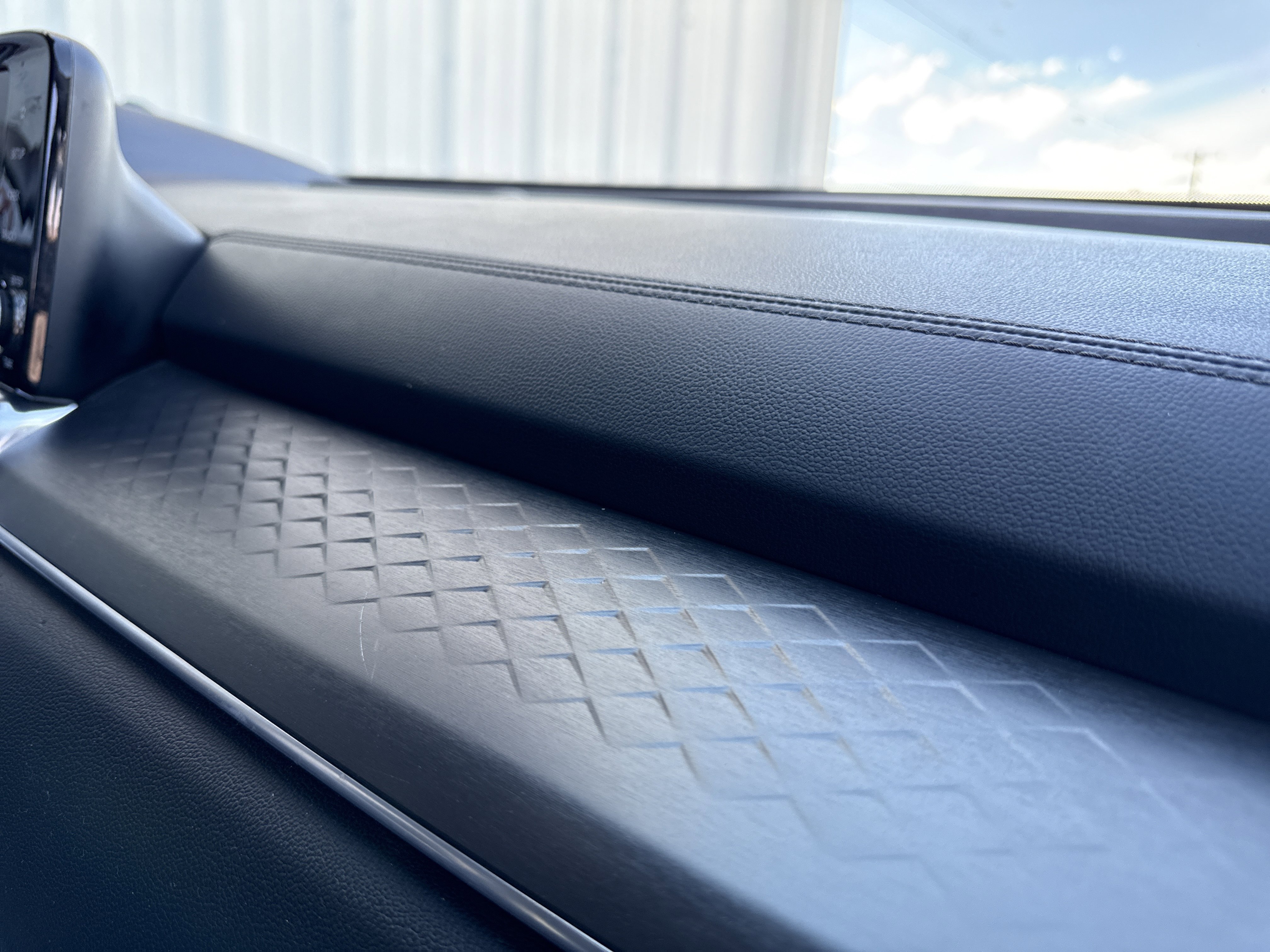 Used 2023 Kia Sorento SX image 26