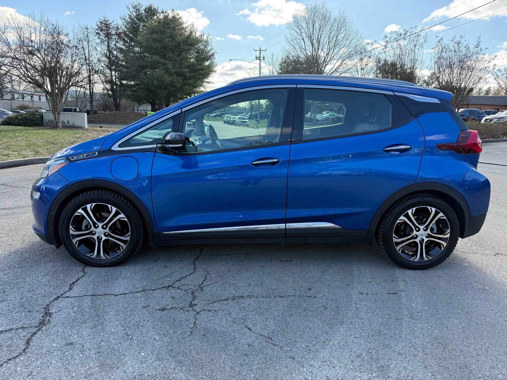 Used 2017 Chevrolet Bolt Premier w/ Driver Confidence II Package image 6